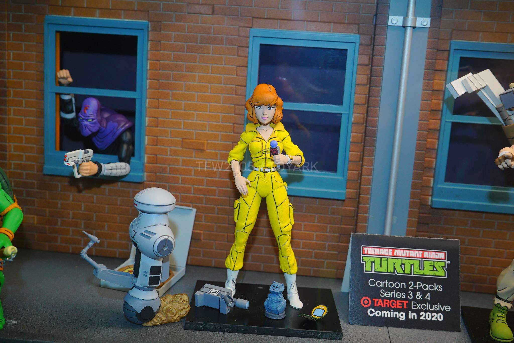neca tmnt april